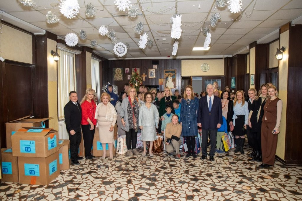 CROWN PRINCESS KATHERINE AND LIFELINE CHICAGO BRING CHRISTMAS JOY TO THOUSANDS OF CHILDREN WITHOUT PARENTAL CARE