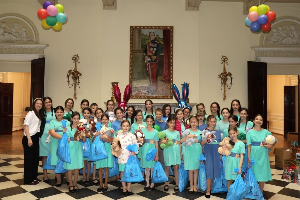 JOY FOR OVER 1,000 CHILDREN AT THE WHITE PALACE AHEAD OF EASTER
