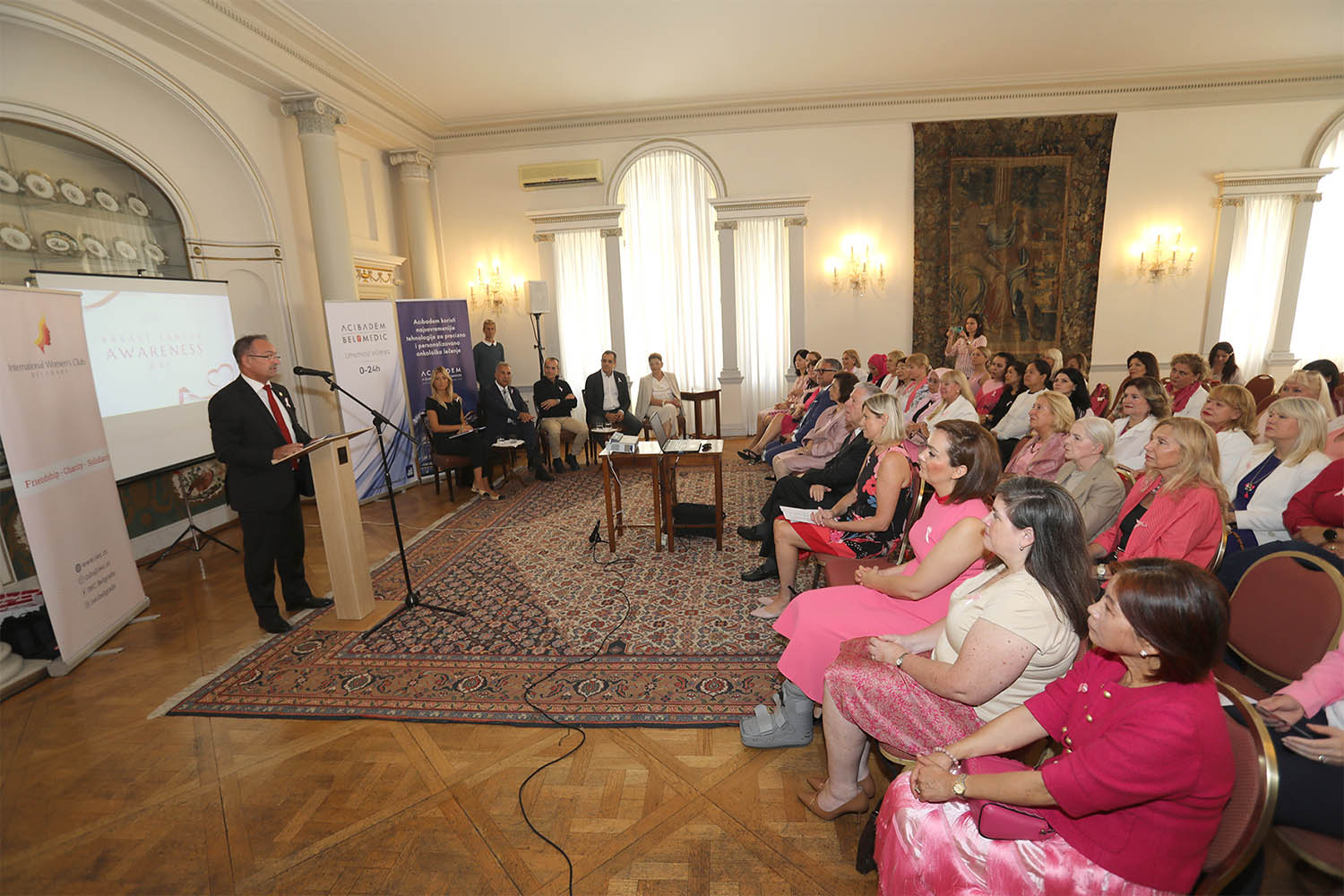 ROYAL COUPLE OF SERBIA SUPPORTS CAMPAIGN FOR BREAST CANCER AWARENESS