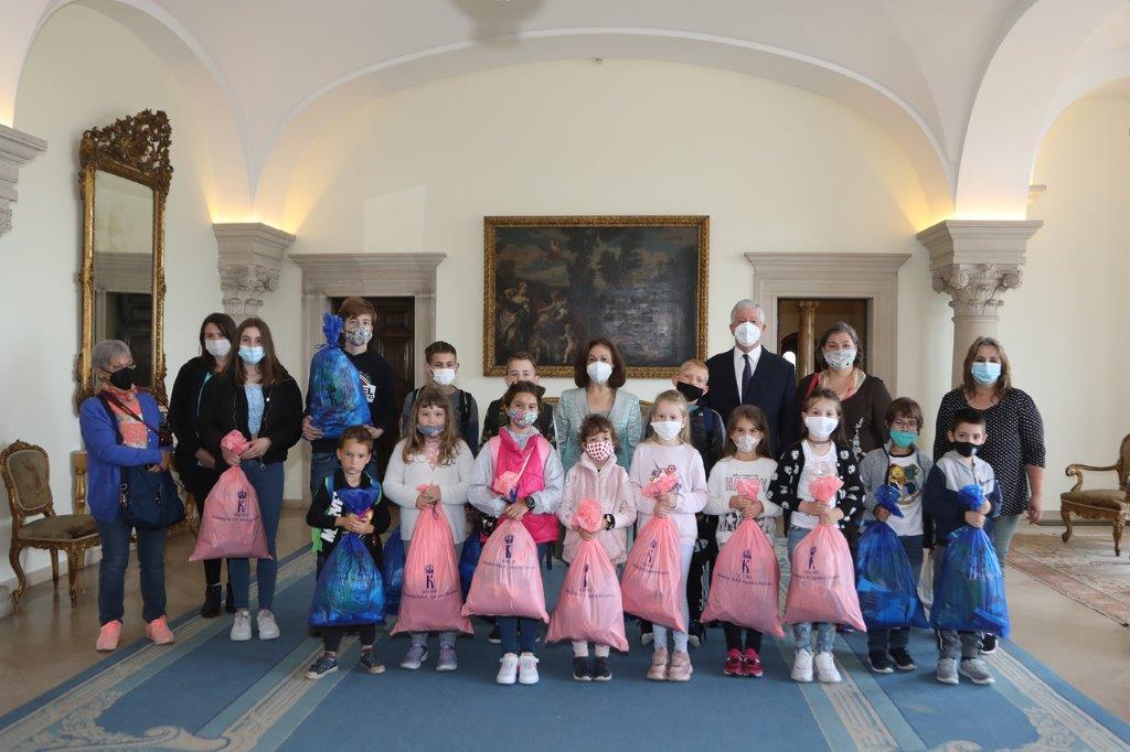 “HOW PRINCES AND PRINCESSES LIVE” COMPETITION WINNERS AT ROYAL PALACE